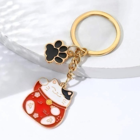 Chinese Lucky Cat Paw Charm Keychain Golden Maneki Neko Money Fortune Gift - Picture 1 of 6
